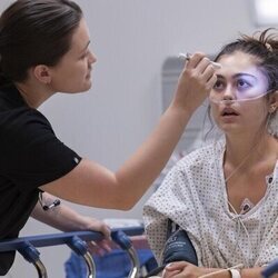 Isa Briones en 1x03 '9:00 A.M.' de 'The Pitt'
