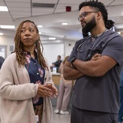 Ashley Romans en la temporada 1 y el capítulo 03 de 'The Pitt'