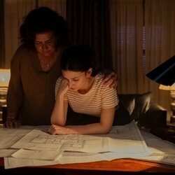 Úrsula Corberó y Puchi Lagarde en 1x03 titulado 'Episodio 3' de 'Chacal'