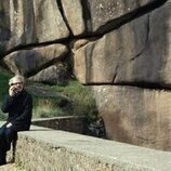 Still de Lambert Wilson en 1x05 titulado 'De tal palo, tal astilla' de 'La Maison'