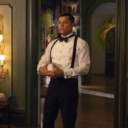 Ricky Martin en Capítulo 9 titulado 'Maxine se da un chapuzón' de 'Palm Royale'