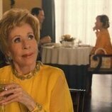 Carol Burnett en 1x09 titulado 'Maxine se da un chapuzón' de 'Palm Royale'