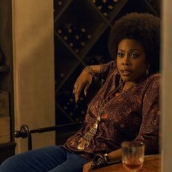Amber Chardae Robinson en el 1x10 de 'Palm Royale'