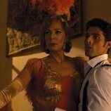 Allison Janney y Jason Canela en 1x10 'Maxine da una fiesta' de 'Palm Royale'