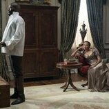 Martins Imhangbe y Emma Naomi en la temporada 3 y el capítulo 04 de 'Los Bridgerton'