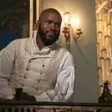 Martins Imhangbe en el 'Seduciendo a Mr. Bridgerton' de 'Bridgerton'