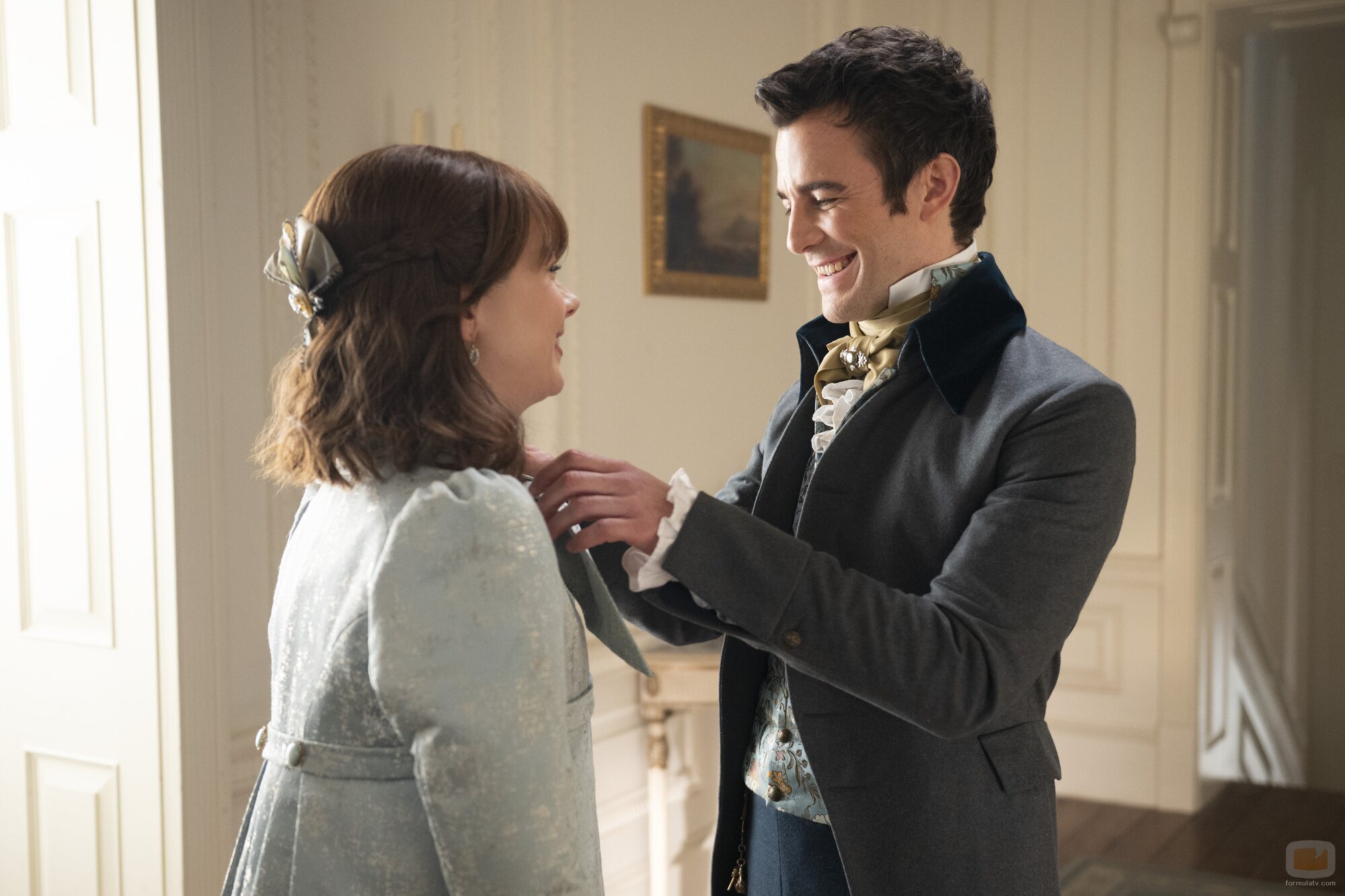 Claudia Jessie y Luke Thompson en el 3x08 de 'Los Bridgerton'