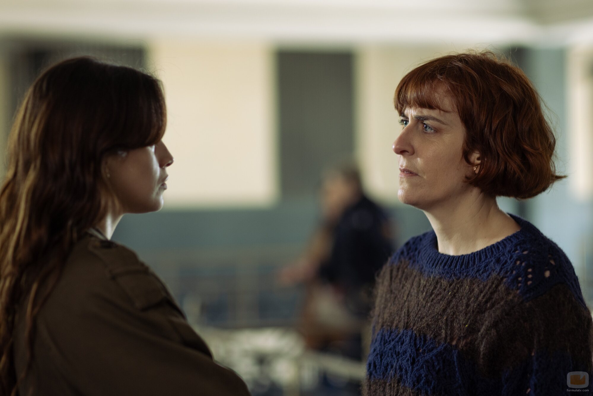 Aixa Villagrán y Milena Smit en Capítulo 5 titulado 'Episodio 5' de 'La chica de nieve'