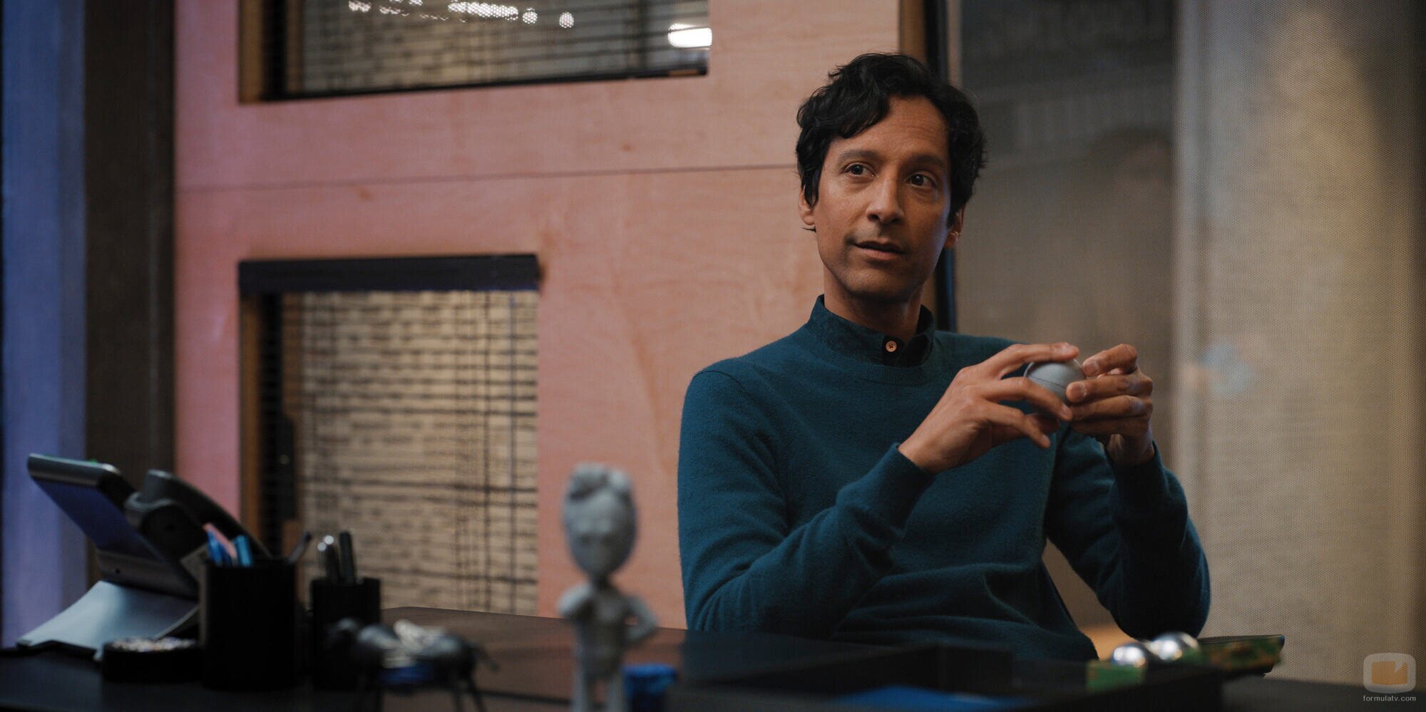 Danny Pudi en 'Límites' de 'Mythic Quest: Raven's Banquet'