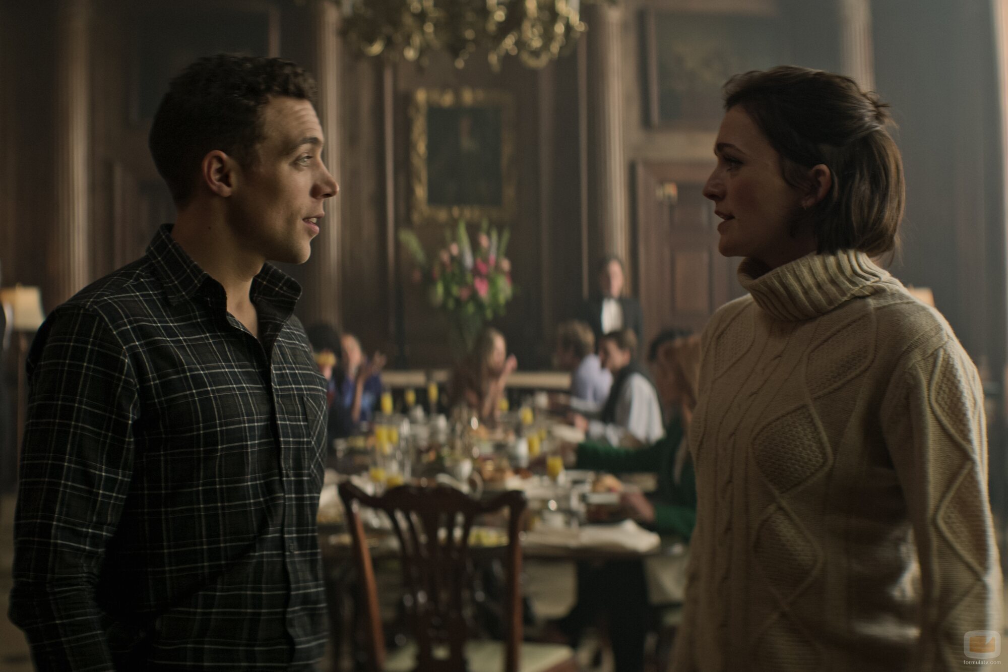 Still de Charlotte Ritchie y Ben Wiggins en el 4x04 de 'You'
