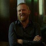 Tom Goodman-Hill en el 1x04 de 'Mi reno de peluche'