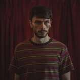 Richard Gadd en el 1x05 de 'Mi reno de peluche'