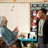 Kaitlin Olson y Tyler James Williams en Capítulo 9 titulado 'Voluntarios' de 'Colegio Abbott'