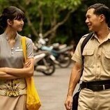 Tayme Thapthimthong y Lalisa Manoban en 3x02 titulado 'Special Treatments' de 'The White Lotus'