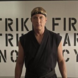 Foto de William Zabka en 6x15 titulado 'Exdegenerado' de 'Cobra Kai'