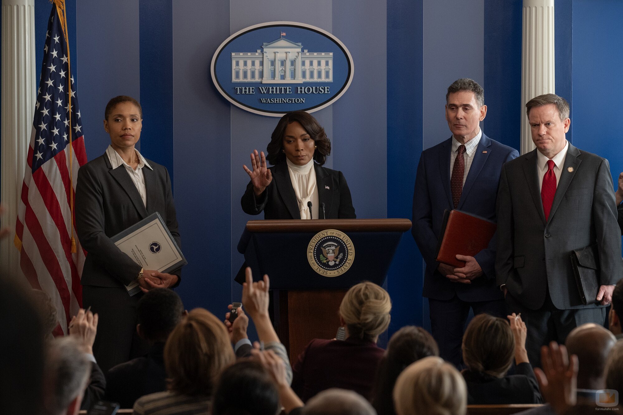 Angela Bassett en el 1x03 de 'Zero Day'
