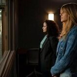 Kaitlin Olson y Judy Reyes en la temporada 1 y el capítulo 06 de 'High Potential'