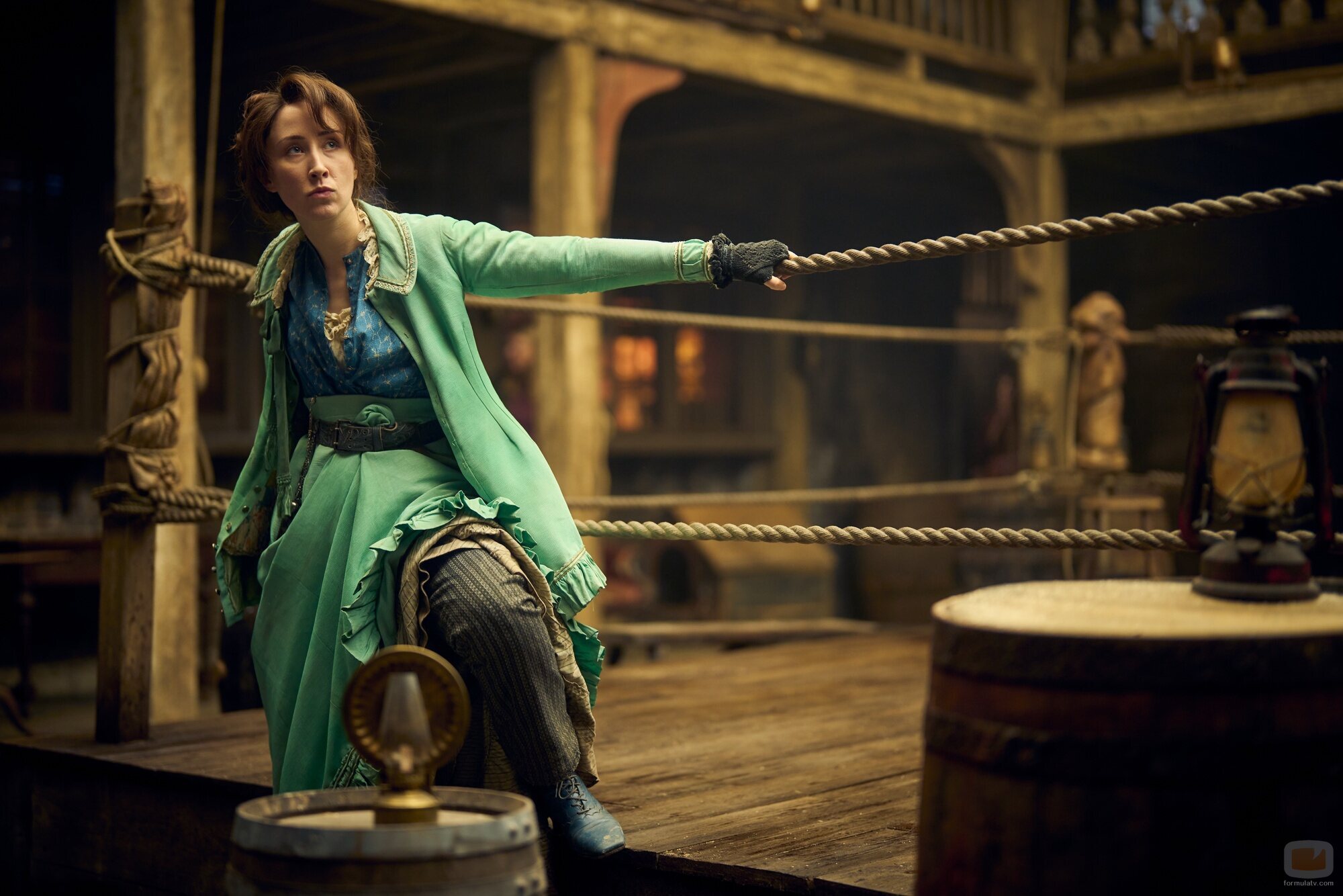 Foto de Erin Doherty en el 1x01 de 'A Thousand Blows'