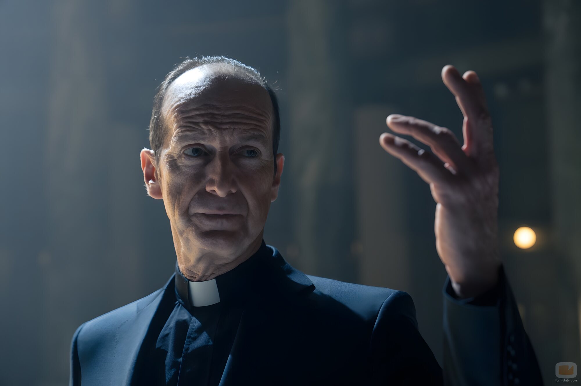 Denis O'Hare en la temporada 4 y el capítulo 13 de 'Evil'