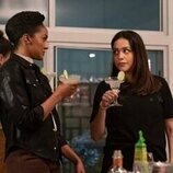 Alyssa Diaz y Mekia Cox en 6x02 'El martillo' de 'The Rookie'