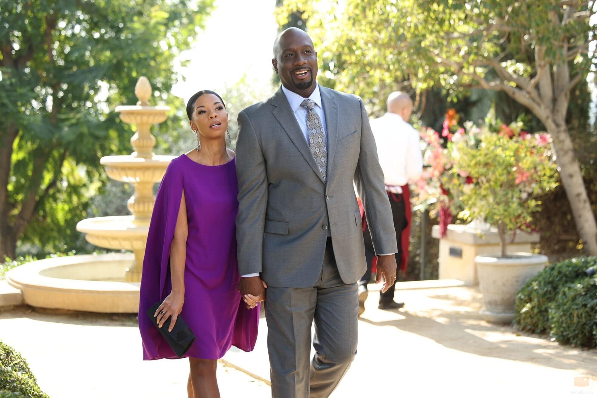 Richard T. Jones y Angel Parker en 'El martillo' de 'The Rookie'