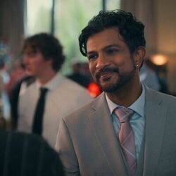 Utkarsh Ambudkar en 'Doljanchi' de 'Running Point'