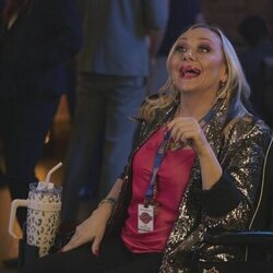 Nicole Sullivan en la temporada 1 y el capítulo 07 de 'Una nueva jugada'