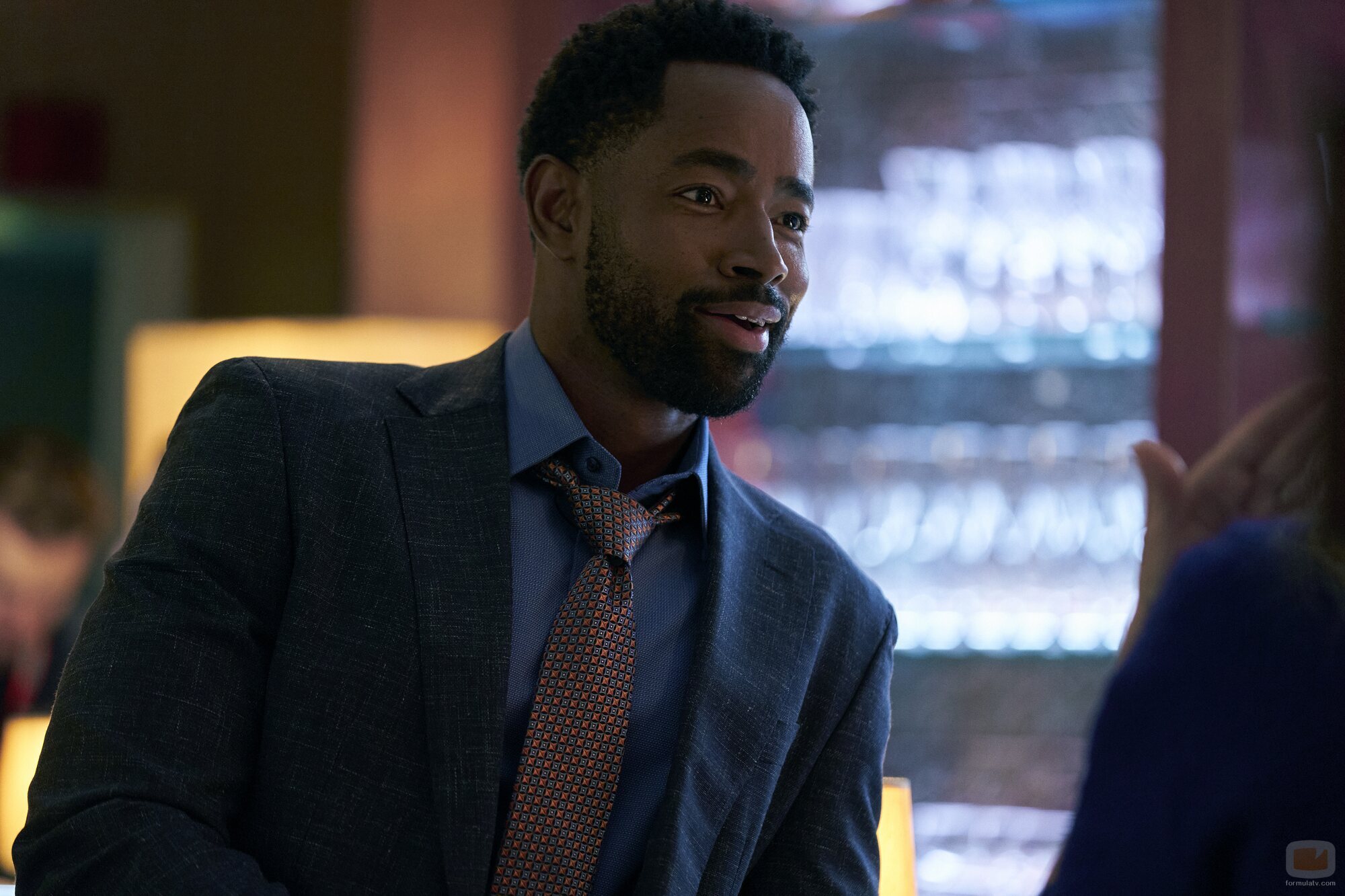 Jay Ellis en el 1x07 de 'Running Point'