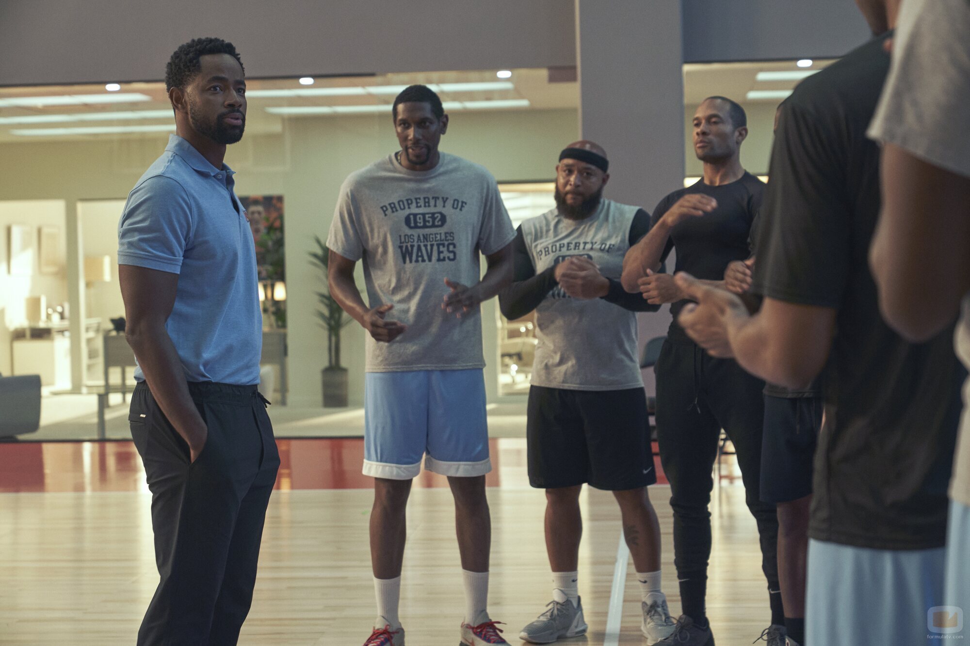 Jay Ellis en 1x08 titulado 'La racha' de 'Una nueva jugada'