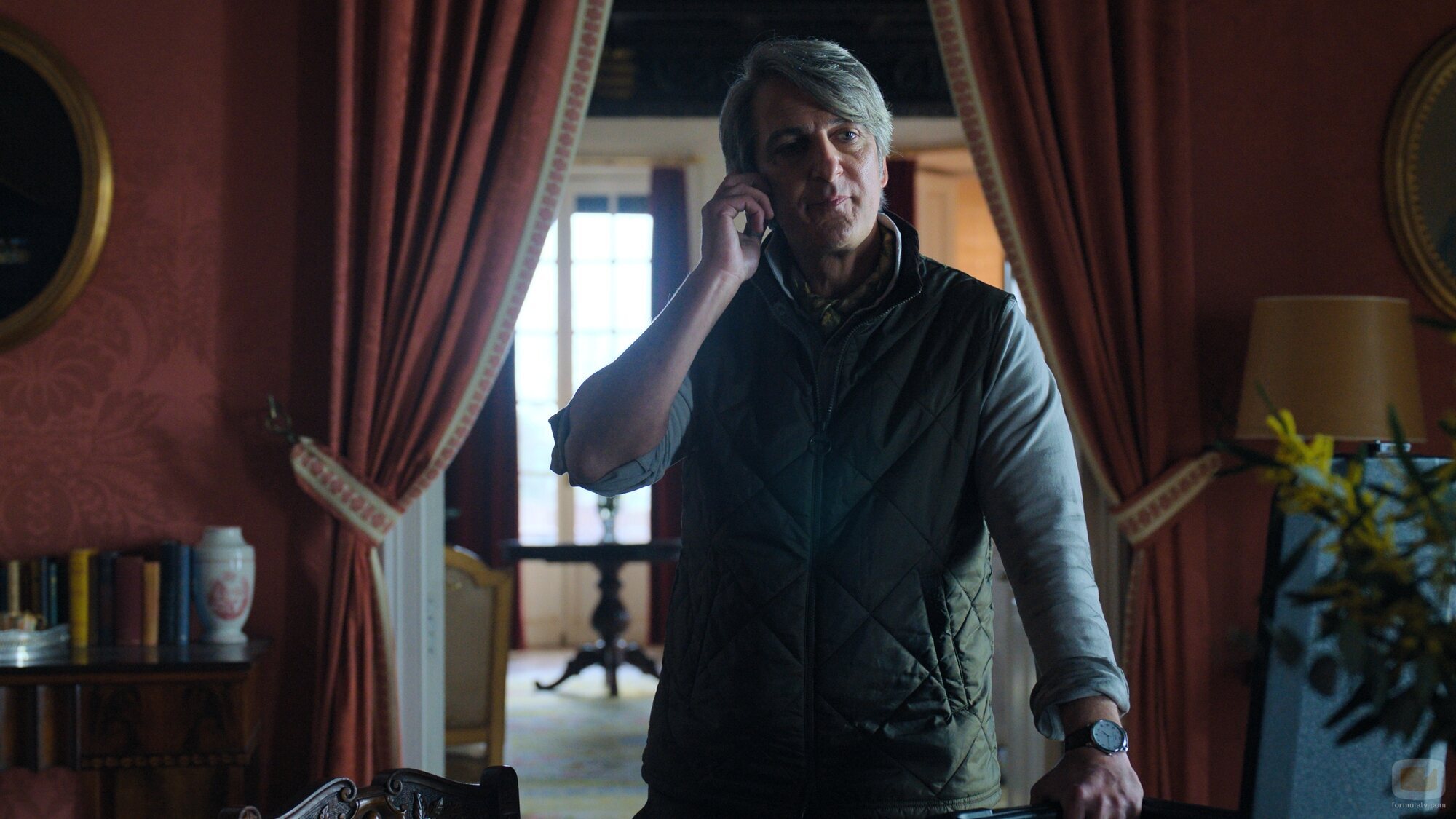 Ernesto Alterio en el 1x01 de 'Su Majestad'