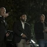 Alan Ritchson y Anthony Michael Hall en la temporada 3 y el capítulo 03 de 'Reacher'