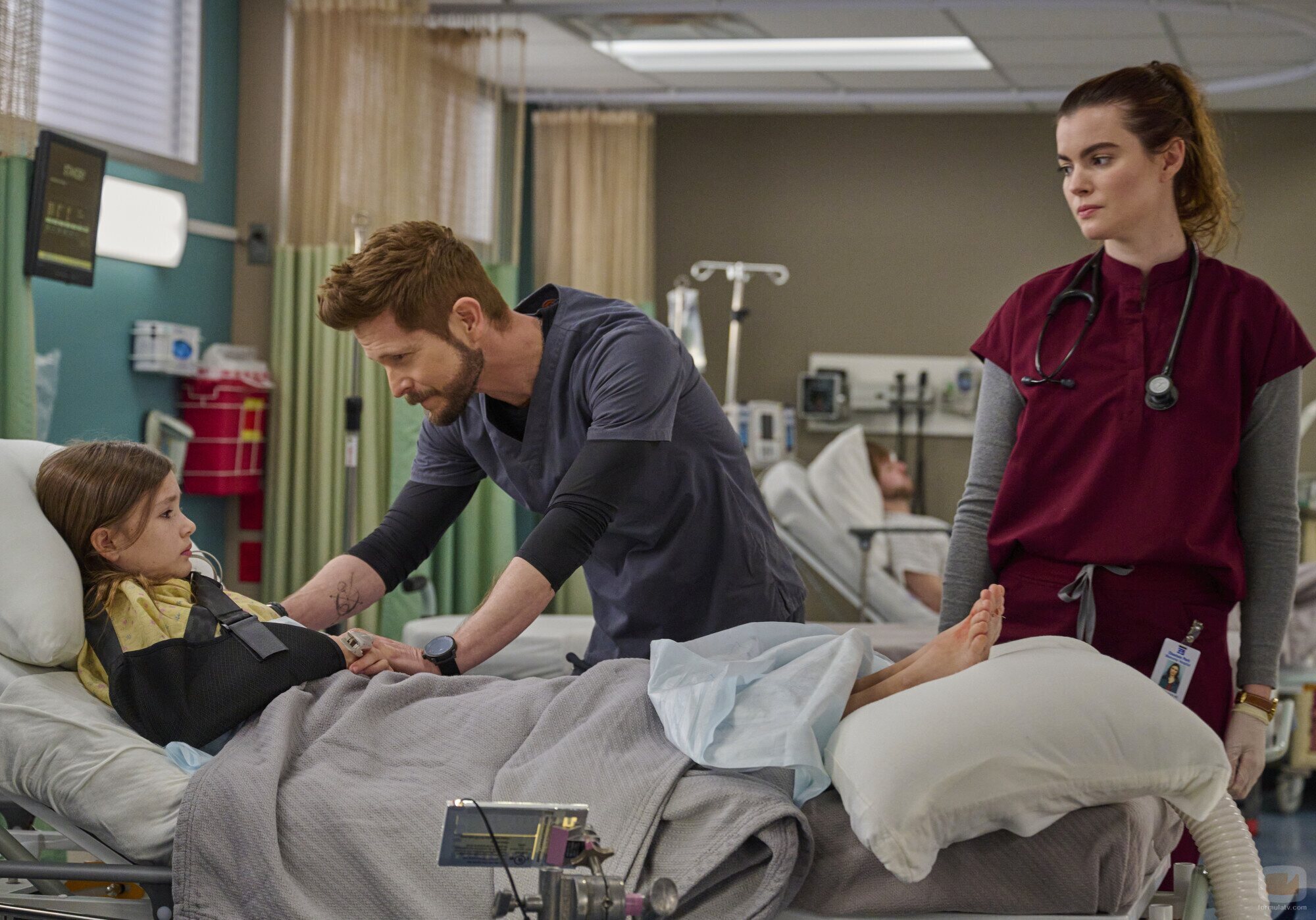 Matt Czuchry y Kaley Ronayne en Capítulo 12 titulado 'Ahora me ves' de 'The Resident'