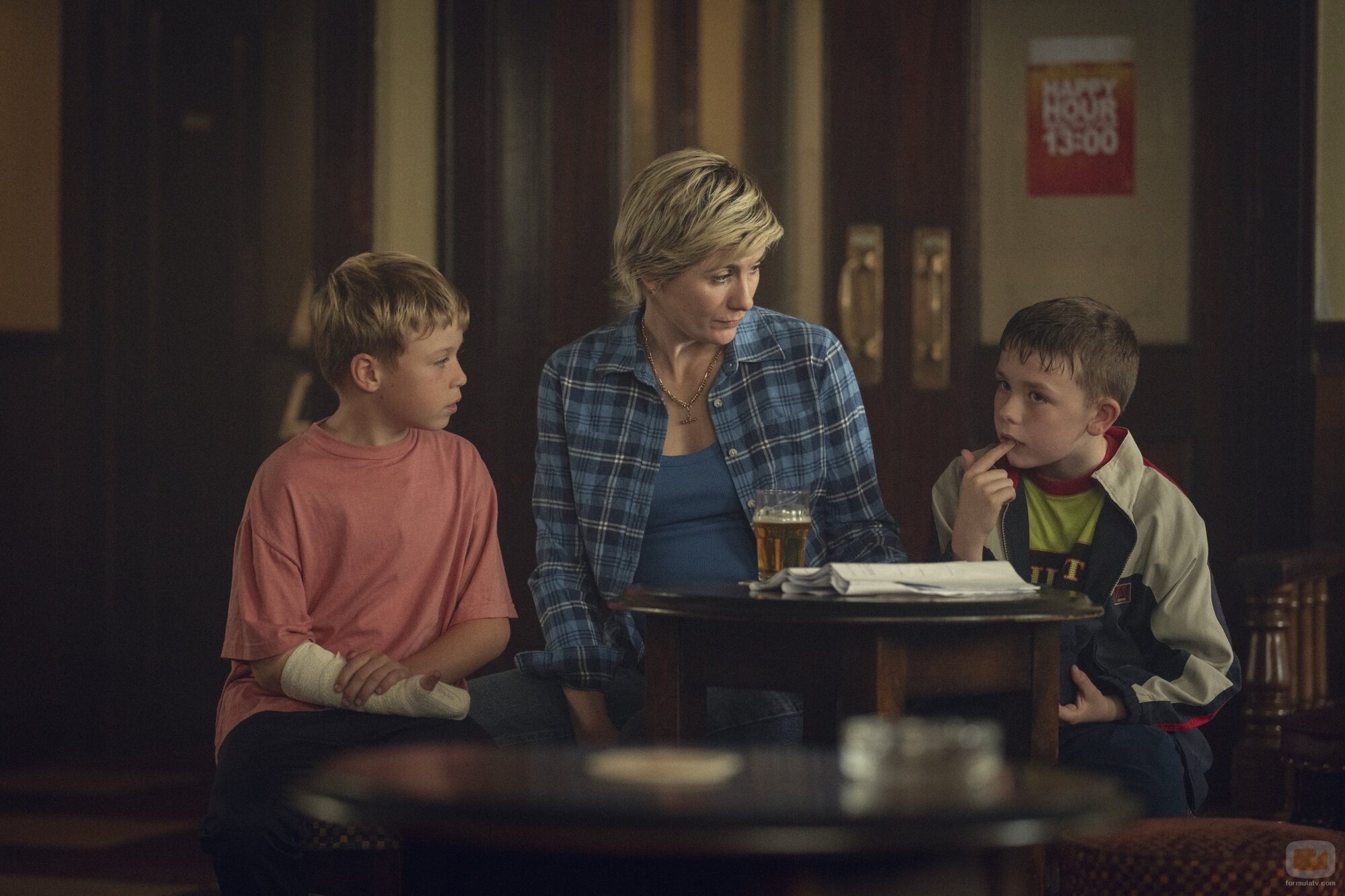 Jodie Whittaker en 'Episodio 3' de 'Ciudad tóxica'