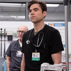Patrick Ball en 1x09 titulado '3:00 P.M.' de 'The Pitt'