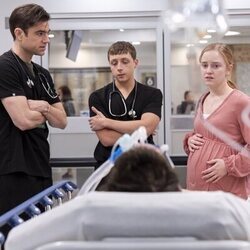 Gerran Howell y Patrick Ball en la temporada 1 y el capítulo 10 de 'The Pitt'