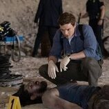 Patrick Gibson en 1x01 'Y al principio...' de 'Dexter: Pecado original'