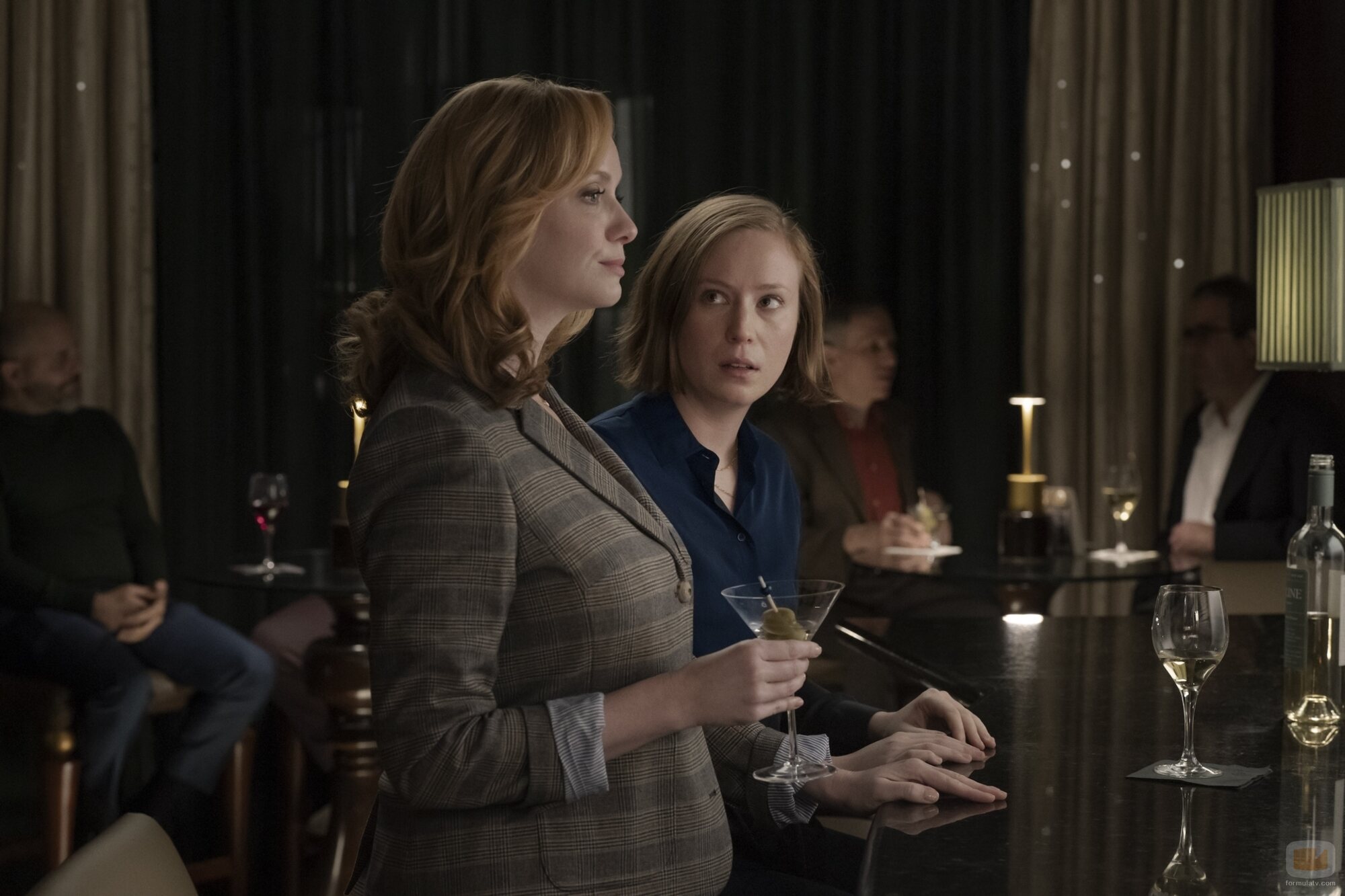 Christina Hendricks y Hannah Einbinder en el 3x06 de 'Hacks'