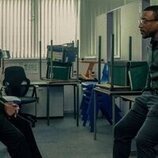Ashley Walters en 1x02 'Episodio 2' de 'Adolescencia'