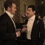 Blake Ritson y Claybourne Elder en el 2x03 de 'La edad dorada'