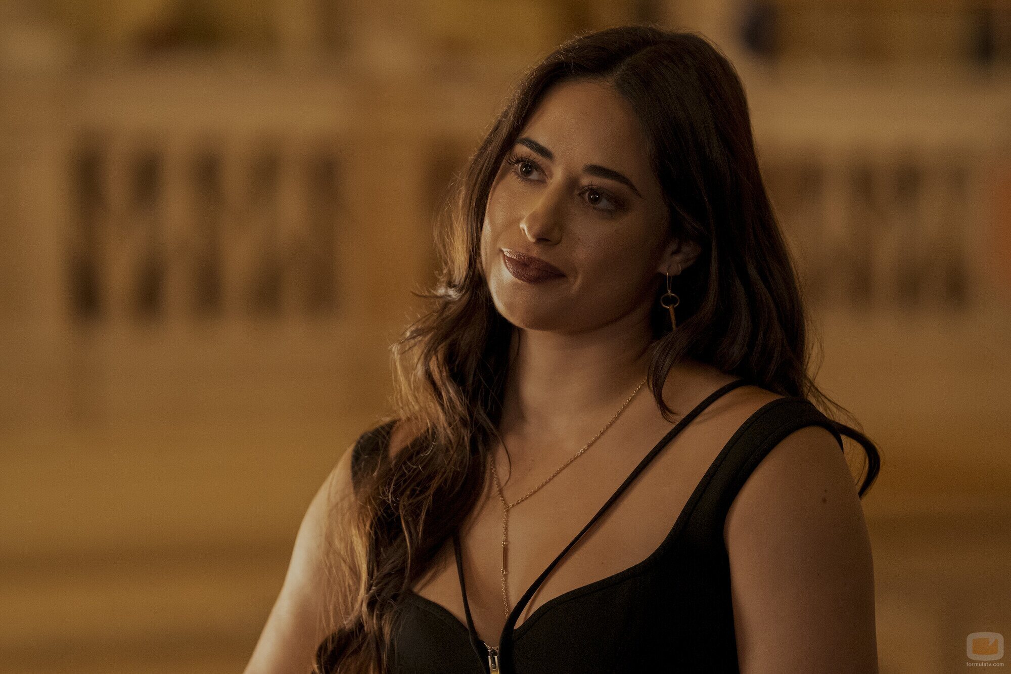Erin Karpluk en el 3x04 de 'Upload'