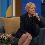 Holland Taylor en 3x03 titulado 'Ruido blanco' de 'The Morning Show'