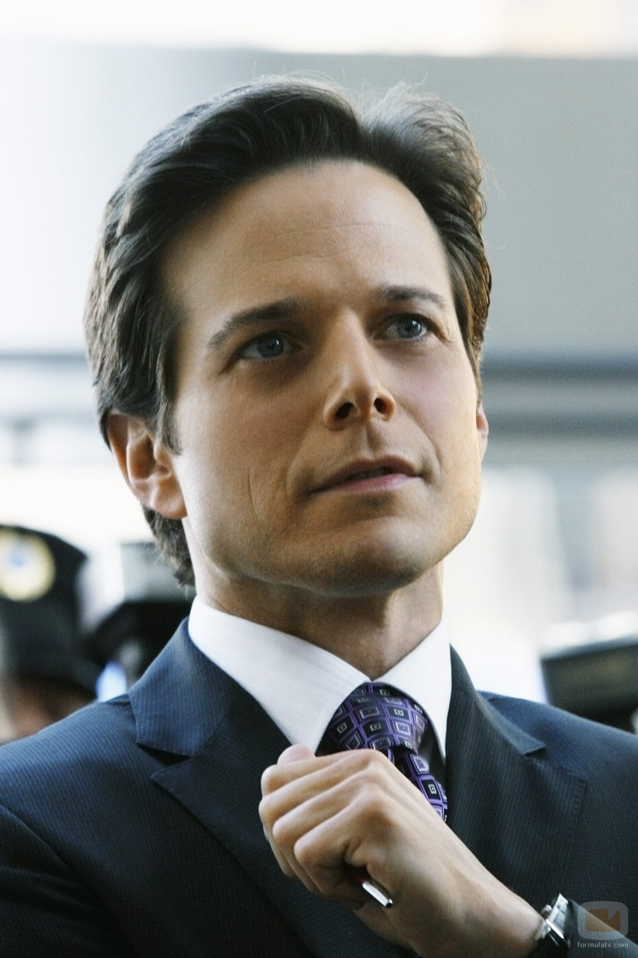 Scott Wolf en V