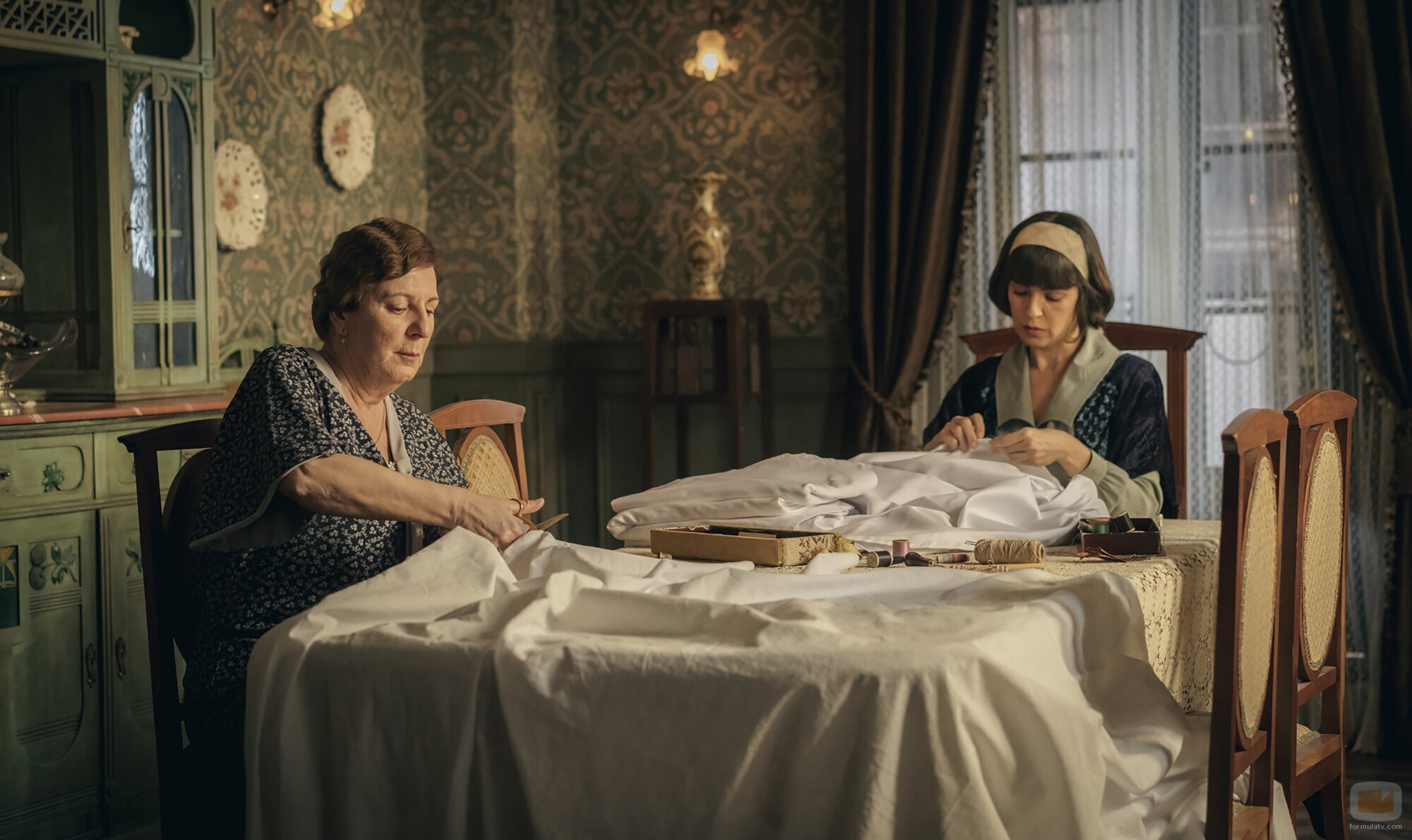 Imagen de Verónica Sánchez en la temporada 1 y el capítulo 01 de 'La Favorita 1922'