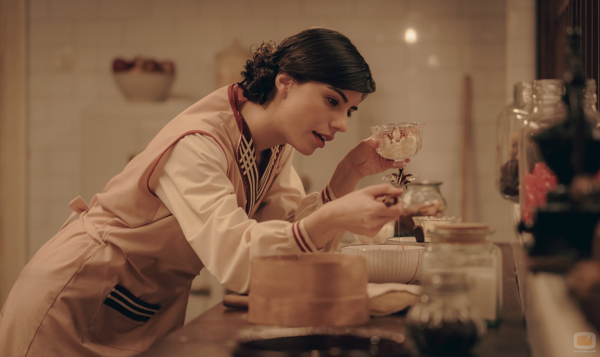Verónica Sánchez en 1x01 titulado 'Capítulo 1' de 'La Favorita 1922'