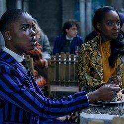 Joy Sunday en 1x05 'Quien siembra vientos recoge trsiteza' de 'Miércoles'