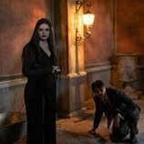 Catherine Zeta-Jones en la temporada 1 y el capítulo 05 de 'Miércoles'