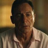 Jason Isaacs en 3x06 'Negaciones' de 'The White Lotus'