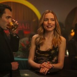 Willa Fitzgerald y Colin Woodell en la temporada 1 y el capítulo 03 de 'Pulso'