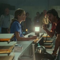 Willa Fitzgerald y Arturo del Puerto en Capítulo 3 titulado 'Luz' de 'Pulso'