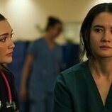 Daniela Nieves y Chelsea Muirhead en Capítulo 5 titulado 'No es nada personal' de 'Pulso'